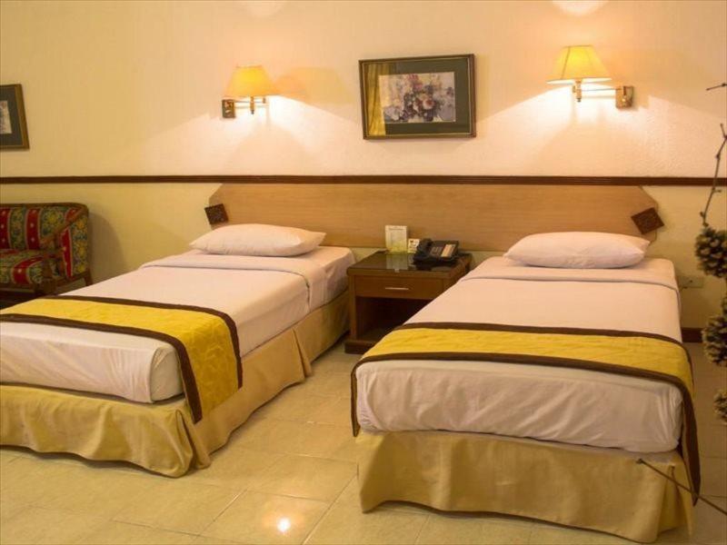 Taman Sari Hotel Dan Resort Sukabumi Bagian luar foto