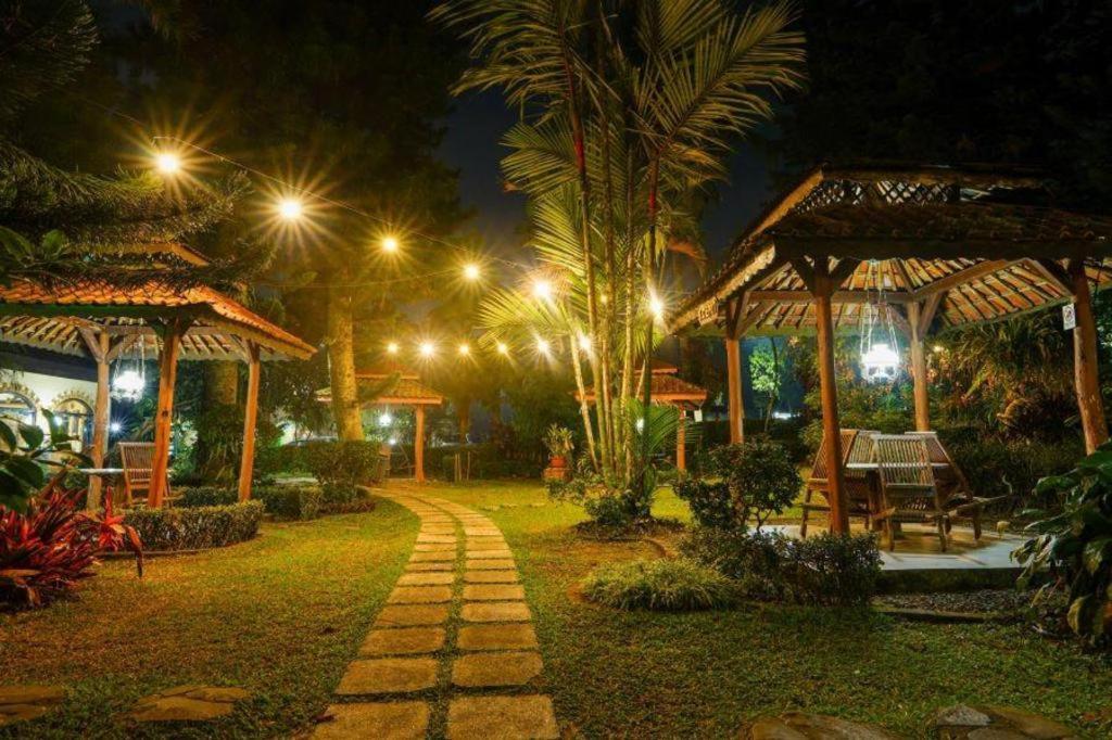 Taman Sari Hotel Dan Resort Sukabumi Bagian luar foto