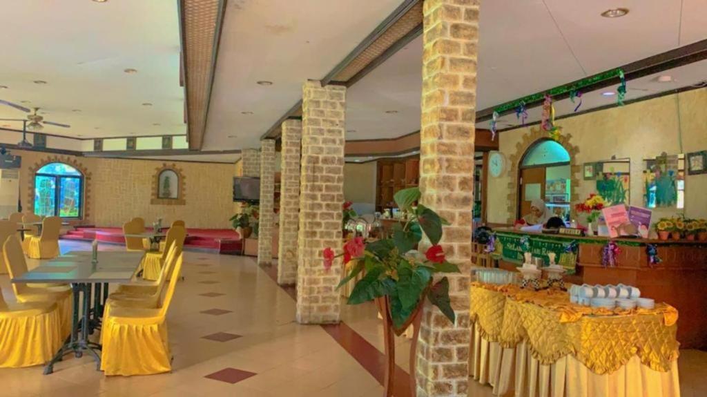 Taman Sari Hotel Dan Resort Sukabumi Bagian luar foto