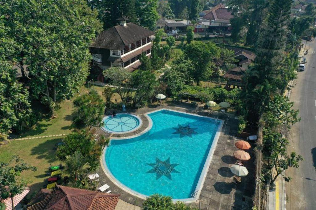 Taman Sari Hotel Dan Resort Sukabumi Bagian luar foto