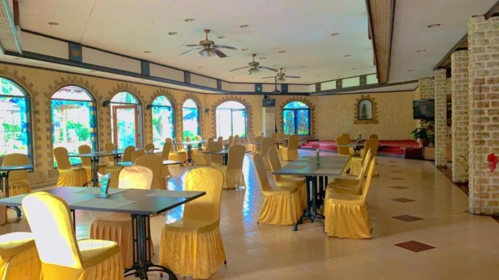 Taman Sari Hotel Dan Resort Sukabumi Bagian luar foto