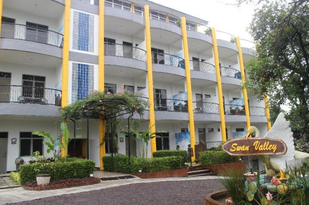 Taman Sari Hotel Dan Resort Sukabumi Bagian luar foto