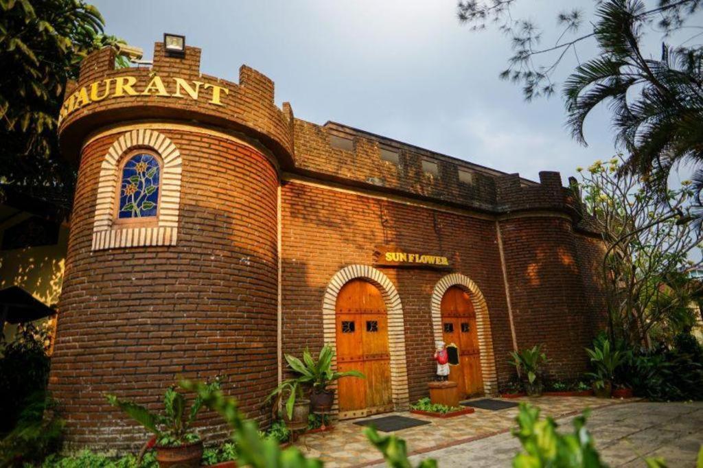 Taman Sari Hotel Dan Resort Sukabumi Bagian luar foto