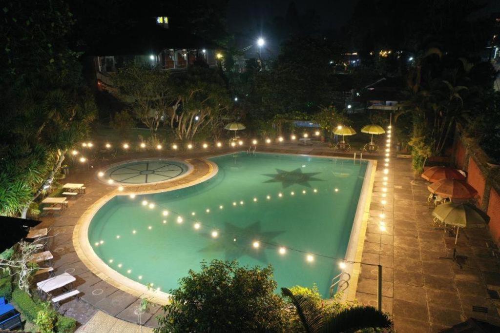 Taman Sari Hotel Dan Resort Sukabumi Bagian luar foto